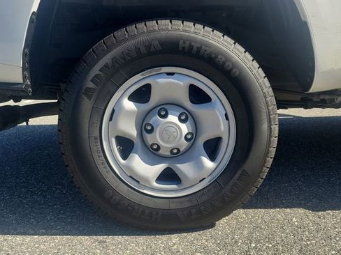 Used 2023 Toyota Tacoma SR AWD/4WD image 5