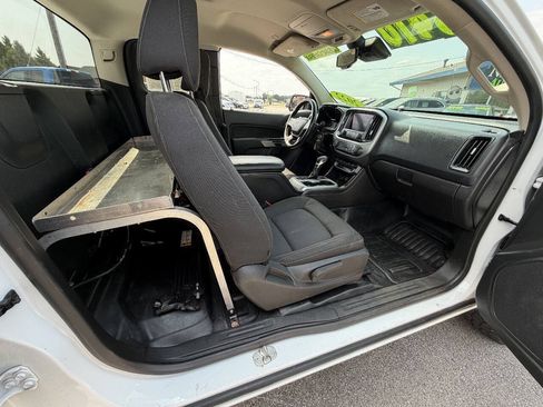 Used 2022 Chevrolet Colorado LT w/ Fleet Safety Package RWD image 16