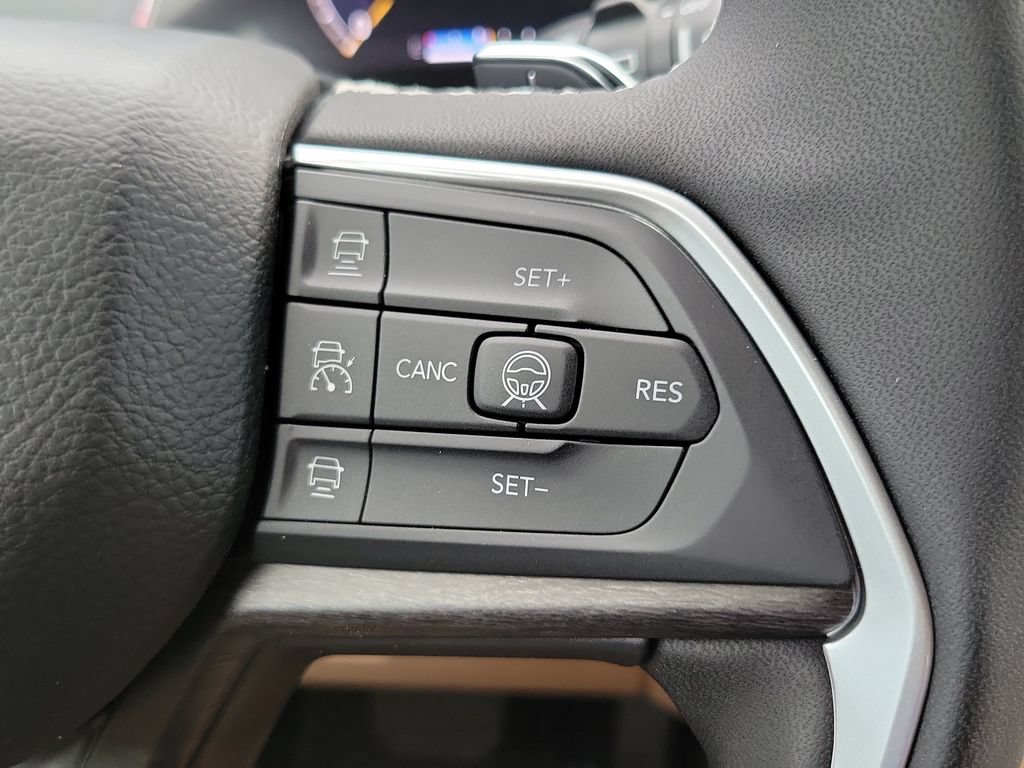 New 2026 Jeep Grand Cherokee Limited w/ Limited Altitude Package RWD image 15