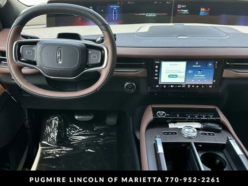 New 2026 Lincoln Navigator Reserve AWD/4WD image 22