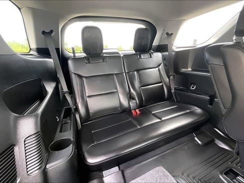 Used 2023 Ford Explorer XLT w/ Equipment Group 202A RWD image 28