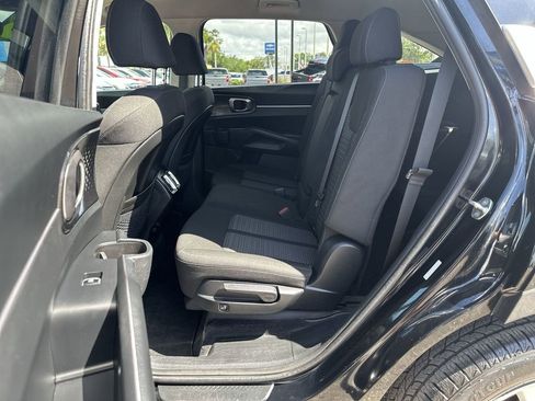 Used 2023 Kia Sorento LX FWD image 27