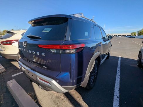 Used 2022 Nissan Pathfinder SL w/ SL Premium Package image 5