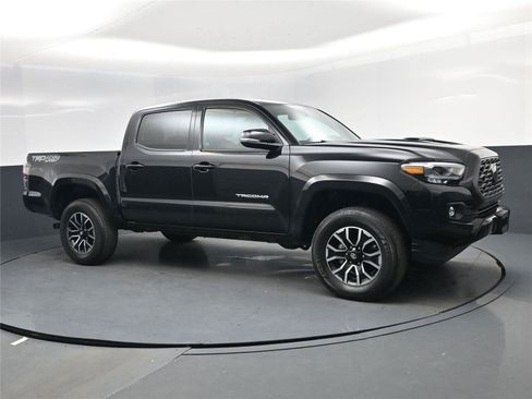 Used 2021 Toyota Tacoma TRD Sport w/ TRD Premium Sport Package image 2