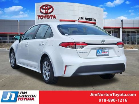 Used 2026 Toyota Corolla LE FWD image 7