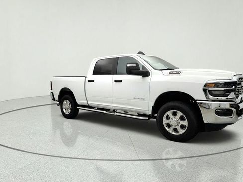 Used 2025 RAM 2500 Big Horn AWD/4WD image 3