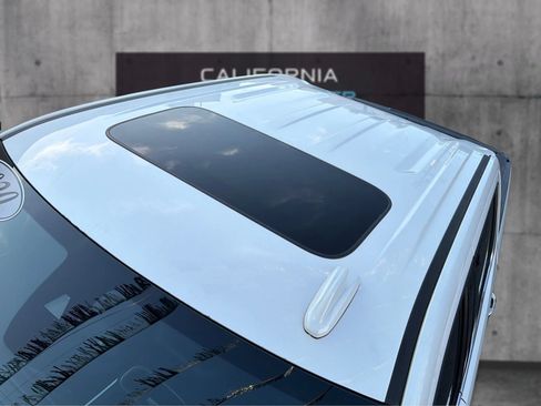 Used 2020 Chevrolet Silverado 1500 High Country AWD/4WD image 12