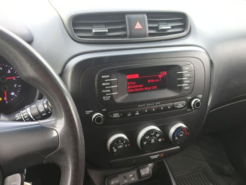 Used 2015 Kia Soul image 29