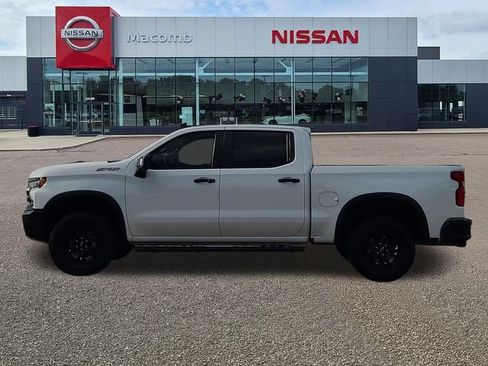 Used 2023 Chevrolet Silverado 1500 ZR2 w/ Technology Package AWD/4WD image 4