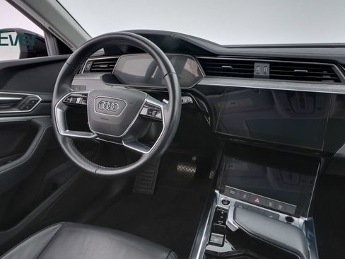 Used 2024 Audi Q8 e-tron Premium AWD/4WD image 25