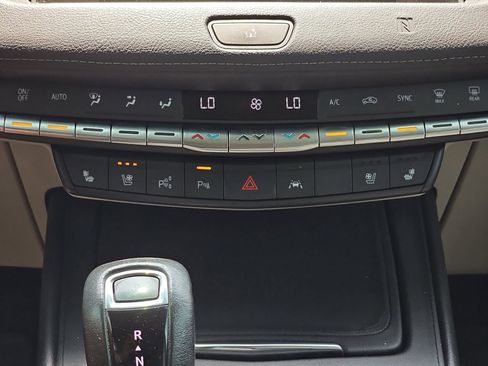 Used 2019 Cadillac XT4 Premium Luxury w/ Technology Package AWD/4WD image 21