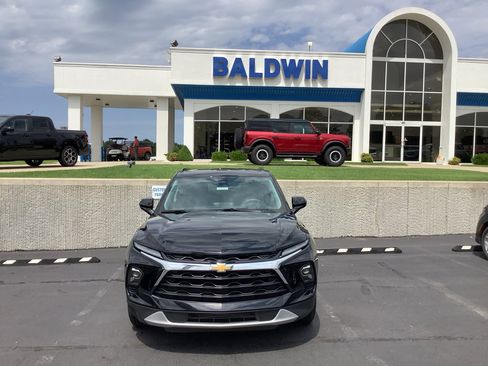 Used 2023 Chevrolet Blazer LT w/ Convenience Package image 2