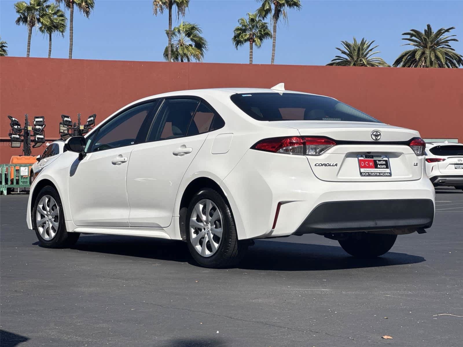Used 2024 Toyota Corolla LE FWD image 5