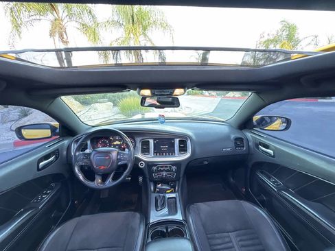 Used 2017 Dodge Charger R/T image 19