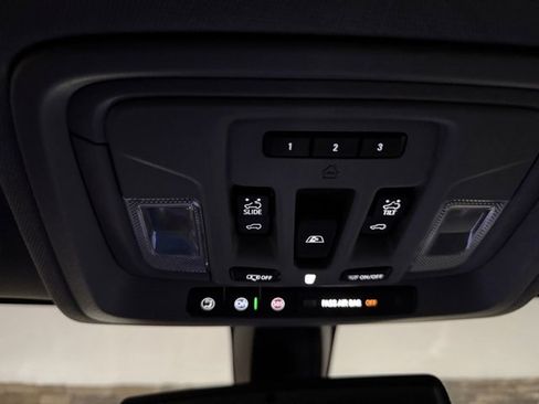 Used 2022 Chevrolet Silverado 1500 LTZ image 28