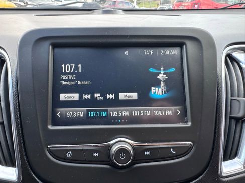 Used 2017 Chevrolet Malibu LT image 22