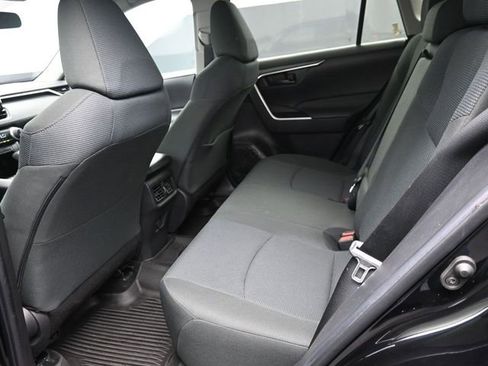Used 2022 Toyota RAV4 LE image 14