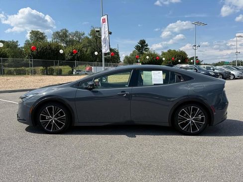 Certified 2023 Toyota Prius XLE FWD image 8