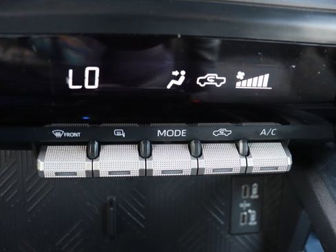 Used 2024 Toyota Tacoma TRD Sport image 15