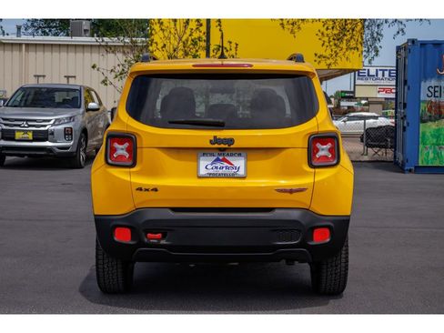 Used 2016 Jeep Renegade Trailhawk AWD/4WD image 4