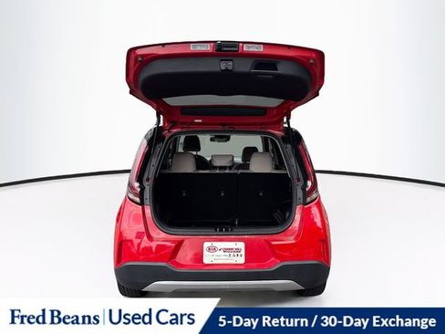 Used 2023 Kia Soul LX FWD image 30