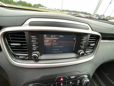 Used 2020 Kia Sorento LX AWD/4WD image 32