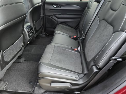 New 2025 Jeep Grand Cherokee L Altitude image 14