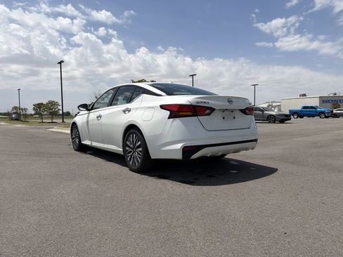 Used 2023 Nissan Altima 2.5 SV FWD image 3