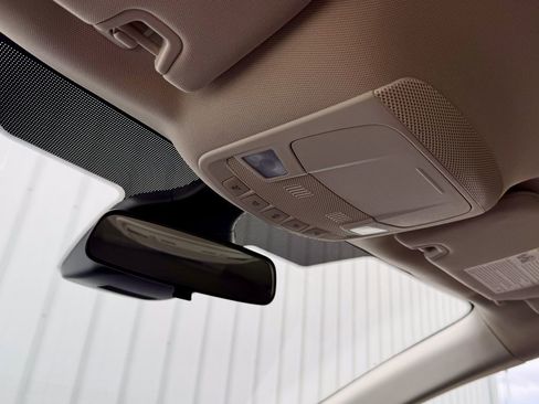 Used 2024 Ford Edge SE w/ Black Appearance Package image 26