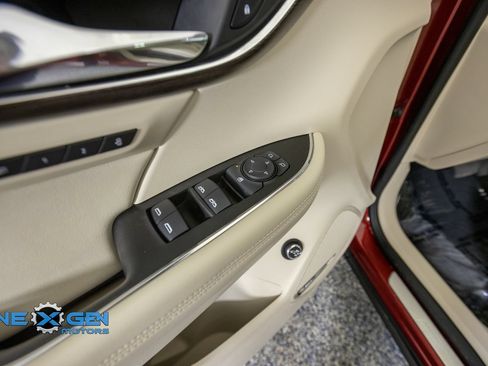 Used 2022 Buick Envision Avenir w/ Technology Package II FWD image 12