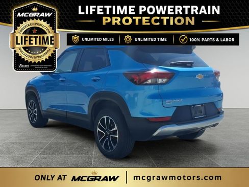 Used 2025 Chevrolet TrailBlazer LT AWD/4WD image 3