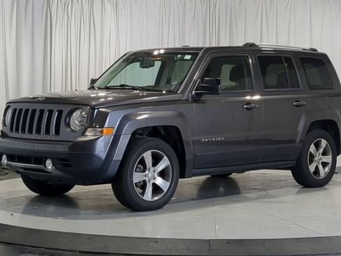 Used 2017 Jeep Patriot High Altitude FWD image 5