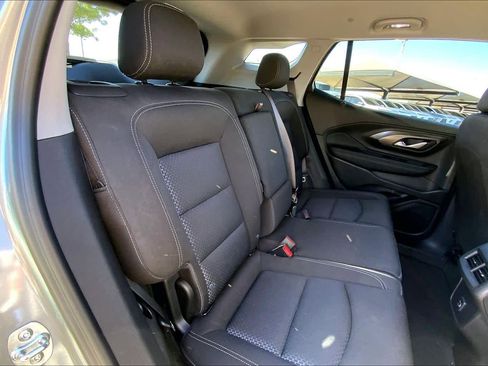 Used 2024 GMC Terrain SLE w/ Elevation Edition FWD image 18