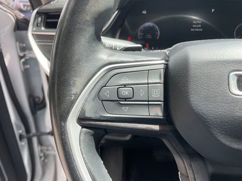 Used 2021 Jeep Grand Cherokee L Limited AWD/4WD image 16
