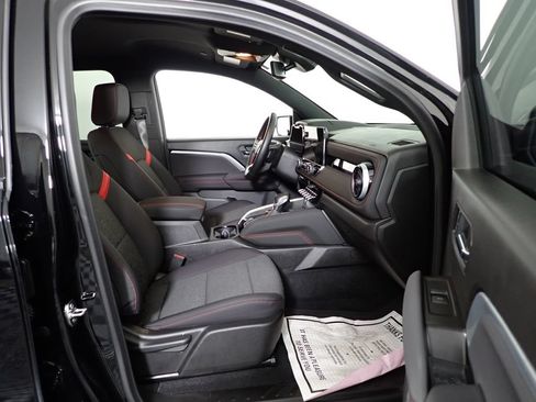 Used 2026 Chevrolet Colorado Z71 AWD/4WD image 36