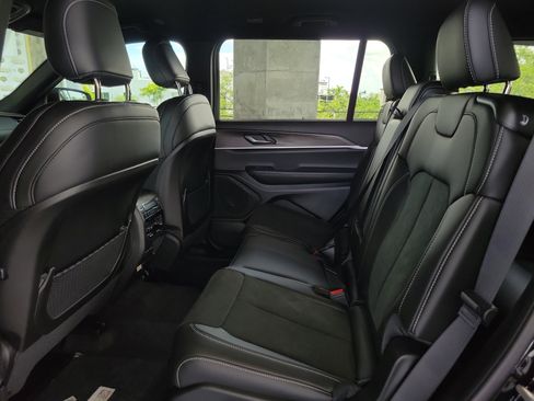 New 2026 Jeep Grand Cherokee L 2WD image 9
