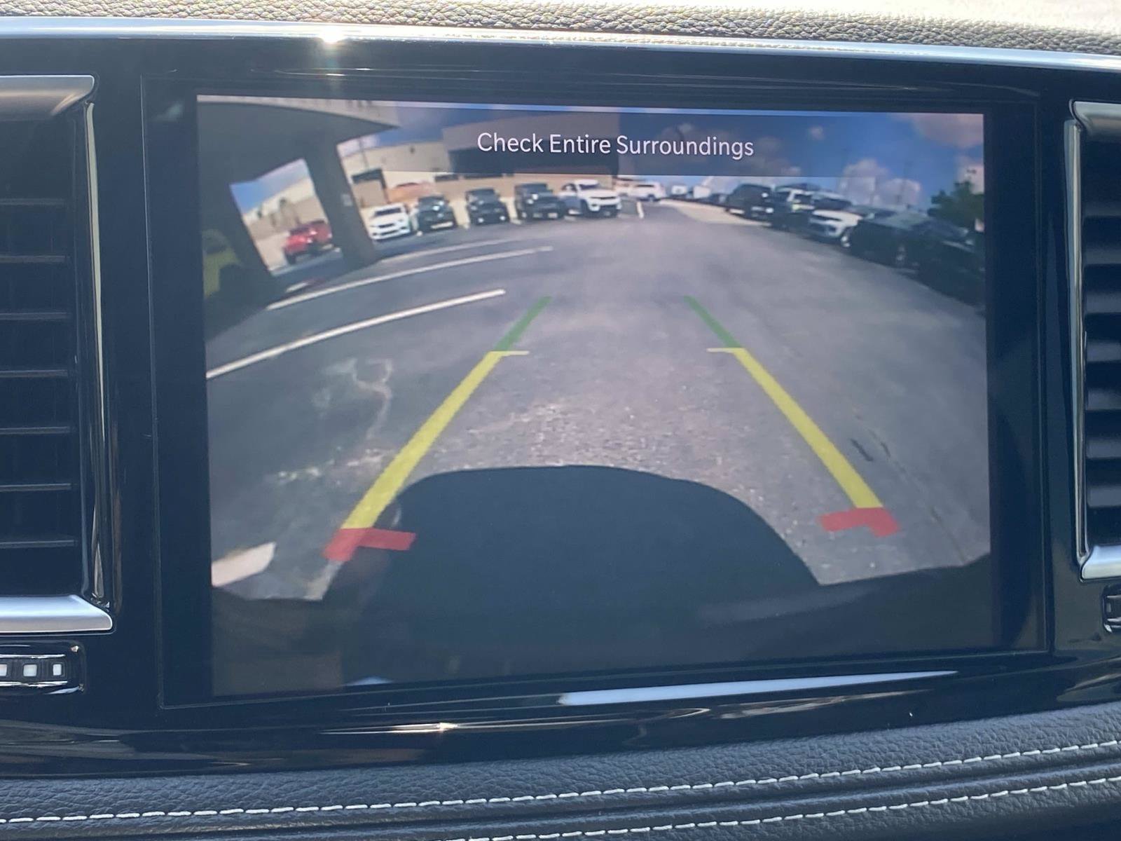Used 2025 Chrysler Pacifica Limited FWD image 30
