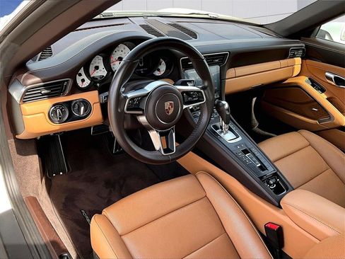 Used 2019 Porsche 911 Carrera S image 4