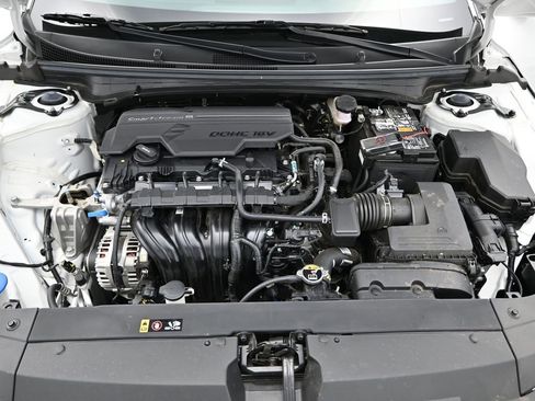 Used 2025 Kia K4 GT-Line w/ GT-Line Sunroof Package image 5