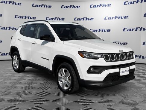Used 2022 Jeep Compass Latitude AWD/4WD image 7
