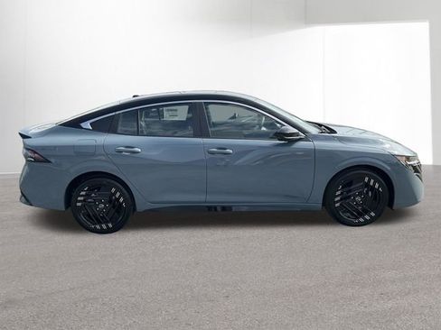 New 2026 Nissan Sentra SR w/ SR All Weather Package FWD image 32