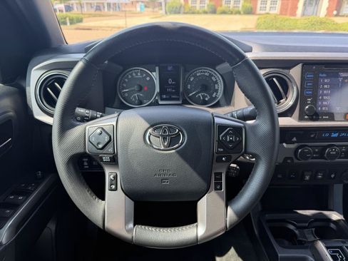 Used 2019 Toyota Tacoma Limited RWD image 19