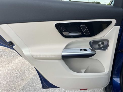 Certified 2025 Mercedes-Benz GLC 300 image 19