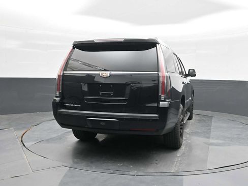 Used 2018 Cadillac Escalade 4WD image 8
