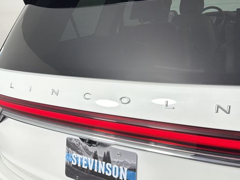 Used 2020 Lincoln Aviator Grand Touring w/ Elements Package Plus AWD/4WD image 36