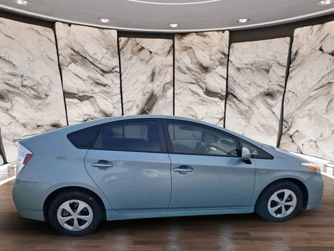 Used 2015 Toyota Prius Four image 6