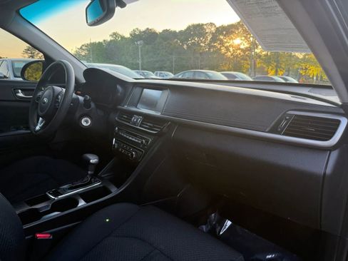 Used 2018 Kia Optima LX FWD image 11