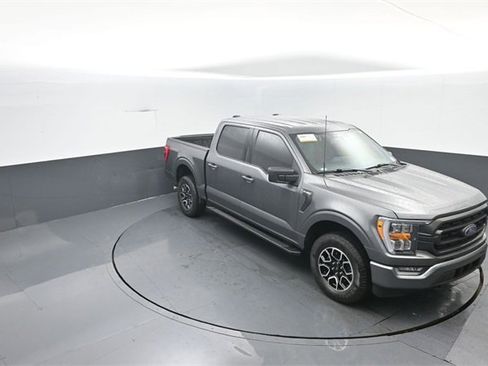 Certified 2022 Ford F150 XLT w/ Equipment Group 302A High image 17