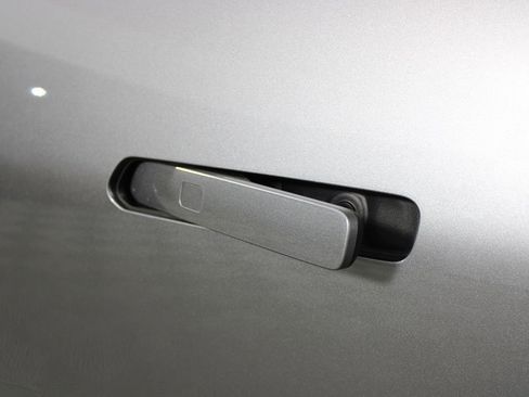 Used 2025 Chevrolet Equinox EV LT w/ LPO, All-Weather Mat Package image 29