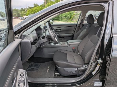 Used 2025 Nissan Sentra SV image 17